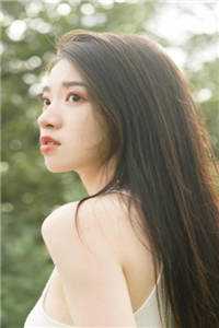 不就给她过户房子，至于离婚吗？