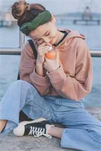 邂逅女神，何必装清纯