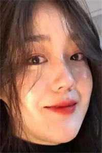 退休后，发现妻子跟初恋的婚纱照