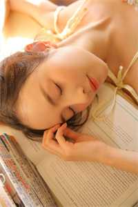 被妈妈的养女撞死后