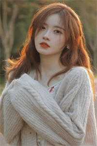 美人多娇画青云