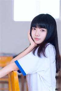 男朋友把我扔进苗寨光棍村，却不知我是继任苗疆圣女