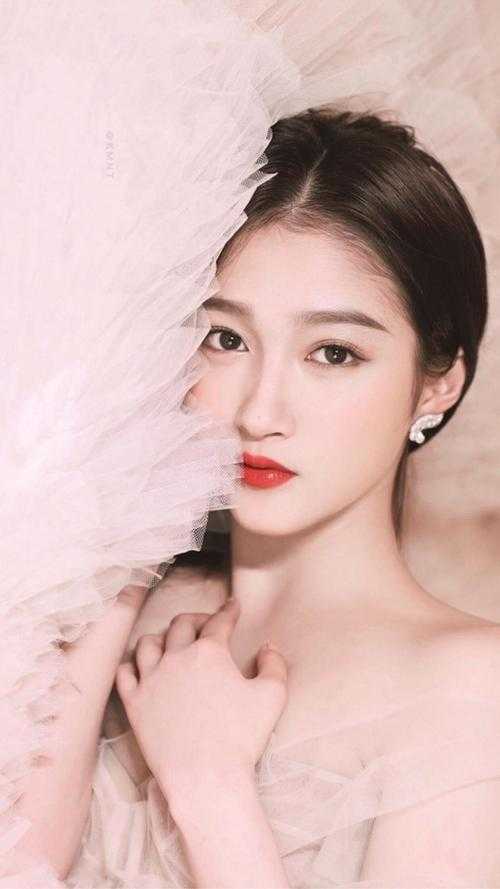 未婚妻将我送进训狗场后，她后悔了