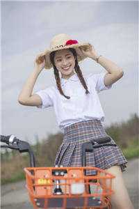 听到皇帝心声后，我成了他宠妃