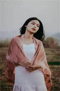 父亲和未婚妻死后，母亲出名了(苏芷晴叶凡)全本免费完结小说_热门的小说父亲和未婚妻死后，母亲出名了(苏芷晴叶凡)