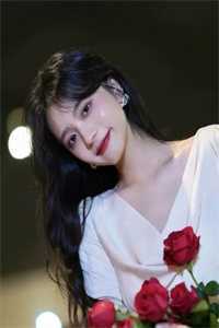 表白女神失败后，我在游戏里养的猫娘成精了