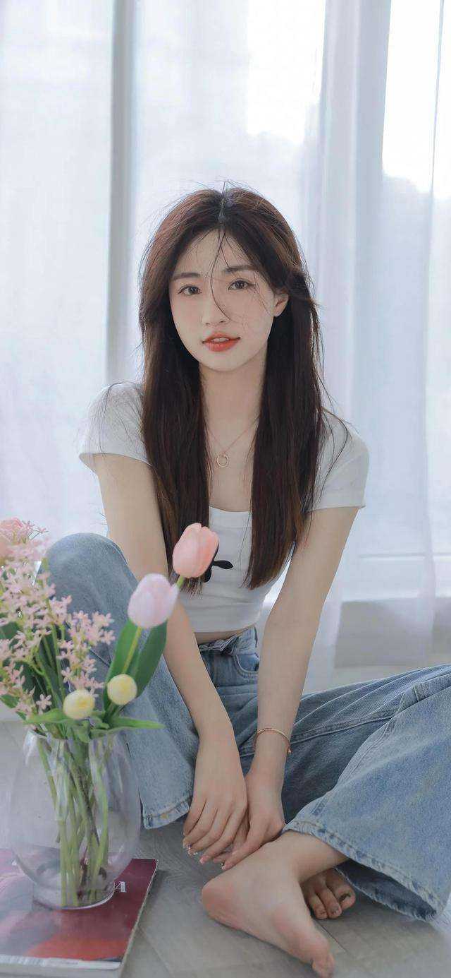一见青山云端月