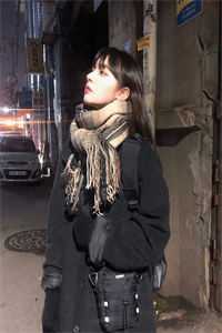 儿子被弄瞎眼，妻子竟维护仇人女儿