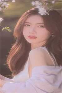 女儿雪天乞讨时，妻子在给她的白月光庆生