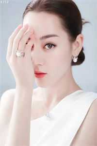 开局被分手，我成名探后前女友后悔了