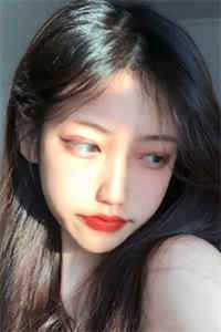 莫叹明月笑多情
