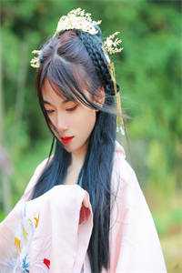 妈妈在外养男模，董事长爸爸却装看不见