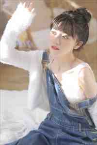 新婚夜，老公把我和伴郎团锁在婚房里
