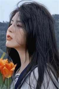 他说桃花不谢
