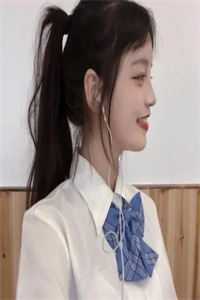 为了自救而强吻黑道大小姐